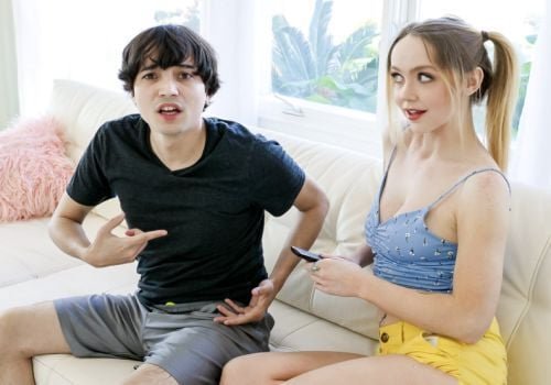 พี่สาวของฉันชอบ Long Cu สำหรับน้องชายของเธอที่จะเอาดิ๊กไว้ในหีของเธอ
