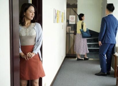 ย้ายไปที่บ้านหลังใหม่เพื่อพบกับเพื่อนบ้านที่ร้อนแรง