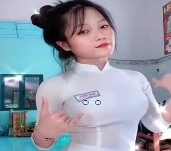 นักเรียนมัธยมปลายชอบดูหนังผู้ใหญ่