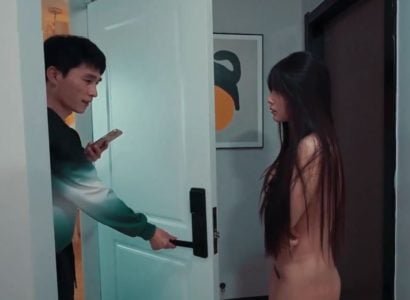 คนเลวล่อลวงเพื่อนบ้านของเธอและถูกสามีค้นพบ