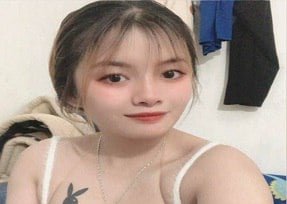 ฉันแสดงความโค้งเซ็กซี่ของเธอกับแฟนของเธอ